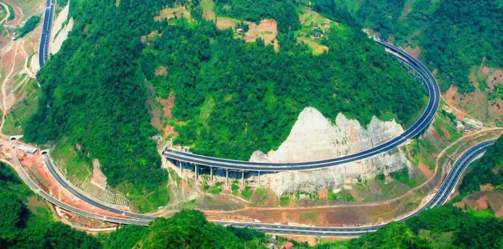 這條云南最美公路，適合自駕，現(xiàn)在還免費