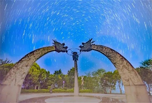 云南傳媒公司：星空入夢(mèng)，璀璨墨江！