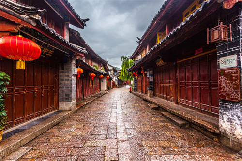 從麗江出發(fā)，沿著高速旅行，去看陽春三月最美的春天！