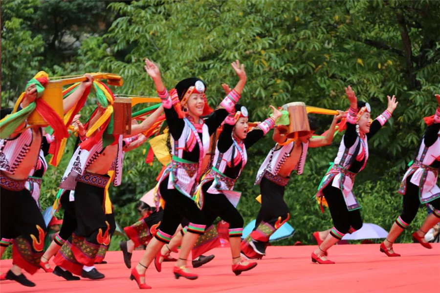 云南定制旅游：走進(jìn)非遺彝族三弦舞·阿細(xì)跳月，源于遠(yuǎn)古的快樂之舞